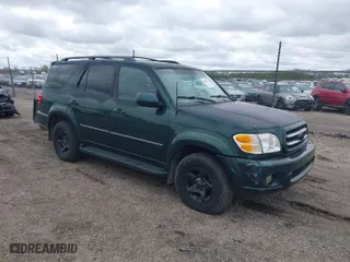 2001 Toyota Sequoia Limited with VIN 5TDBT48A61S040585, listed as a IAAI auction lot 42082703 with 263,203 mi miles. Bid and sale history available at carsss.com. Image 1.