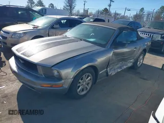 2008 Ford Mustang Deluxe with VIN 1ZVHT84N285204745, listed as a IAAI auction lot 41696010 with 204,987 mi miles and . Bid and sale history available at carsss.com. Image 2.