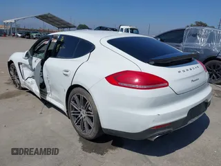 2015 Porsche Panamera 4 z VIN WP0AA2A72FL005751, wystawiony jako IAAI lot #37747010 z przebiegiem 68 128 mil mil oraz . Historia ofert i sprzedaży dostępna na DreamBid. Obrazek 3.
