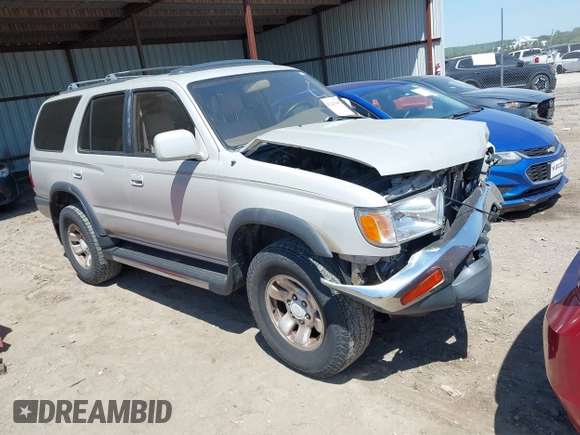 1996 Toyota 4Runner SR5 z VIN JT3HN86R8T0015119, wystawiony jako IAAI lot #42247649 z przebiegiem 379 333 mil mil oraz . Historia ofert i sprzedaży dostępna na DreamBid. Obrazek 1.