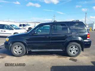 2005 Ford Escape Limited с VIN 1FMYU94125KA49934, выставлен на аукционе IAAI как лот 41735243 с пробегом 118 041 миль миль и . История ставок и продаж доступна на DreamBid. Изображение 14.