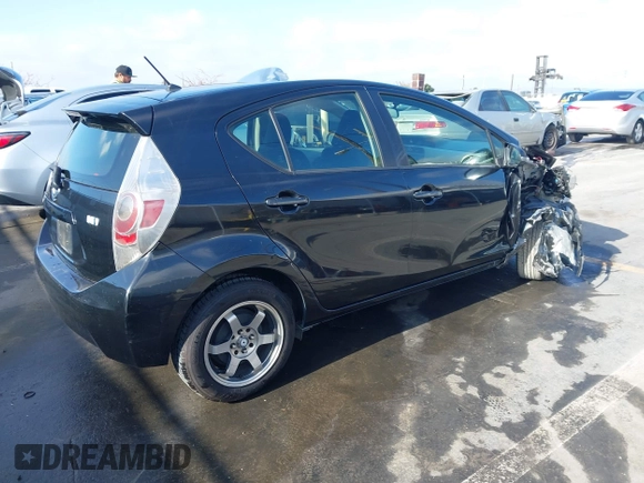 2012 Toyota Prius One z VIN JTDKDTB3XC1021183, wystawiony jako IAAI lot #42272652 z przebiegiem 168 774 mil mil oraz . Historia ofert i sprzedaży dostępna na DreamBid. Obrazek 4.