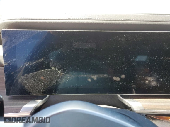 2023 BMW i7 xDrive60 z VIN WBY53EJ08PCN04974, wystawiony jako Copart lot #49995624 z przebiegiem Nie podano mil oraz . Historia ofert i sprzedaży dostępna na DreamBid. Obrazek 9.