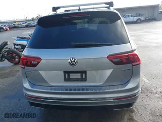 2020 Volkswagen Tiguan SEL Premium R-Line with VIN 3VV4B7AX3LM026062, listed as a IAAI auction lot 41590875 with 50,036 mi miles. Bid and sale history available at carsss.com. Image 17.