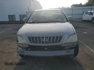 2001 Lexus RX 300 with VIN JTJGF10U310095982, listed as a Copart auction lot 85820124 with 176,883 mi miles and Salvage Title. Bid and sale history available at carsss.com. Image 5.