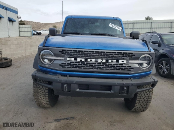 2024 Ford Bronco Badlands with VIN 1FMEE9BP2RLA95724, listed as a Copart auction lot 86332164 with 746 mi miles and Salvage Title. Bid and sale history available at carsss.com. Image 5.