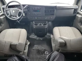 2022 Chevrolet Express Passenger LS z VIN 1GAZGNFPXN1290651, wystawiony jako Copart lot #49330615 z przebiegiem 31 309 mil mil oraz Czysty tytuł • Clean title. Historia ofert i sprzedaży dostępna na DreamBid. Obrazek 8.