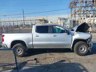 2019 Chevrolet Silverado 1500 RST with VIN 3GCUYEED7KG278461, listed as a IAAI auction lot 41619850 with 93,393 mi miles. Bid and sale history available at carsss.com. Image 13.