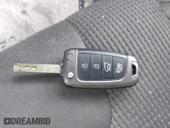 2019 Hyundai Santa Fe SE z VIN 5NMS2CAD3KH022518, wystawiony jako IAAI lot #42289725 z przebiegiem 102 547 mil mil oraz . Historia ofert i sprzedaży dostępna na DreamBid. Obrazek 11.