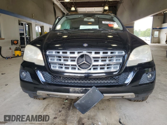 2011 Mercedes-Benz M 350 z VIN 4JGBB5GB7BA697697, wystawiony jako Copart lot #57138125 z przebiegiem 122 526 mil mil oraz Szkoda całkowita • Salvage title. Historia ofert i sprzedaży dostępna na DreamBid. Obrazek 5.