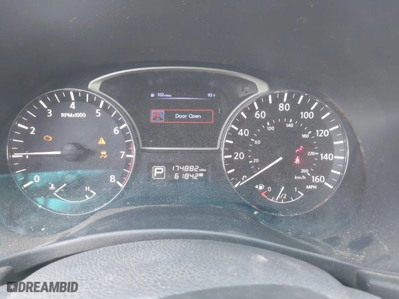 2014 Nissan Pathfinder SV with VIN 5N1AR2MN6EC685344, listed as a IAAI auction lot 42003868 with 174,882 mi miles. Bid and sale history available at carsss.com. Image 7.