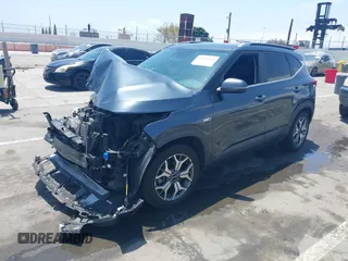2022 Kia Seltos EX z VIN KNDERCAA2N7246714, wystawiony jako IAAI lot #42282653 z przebiegiem 51 650 mil mil oraz . Historia ofert i sprzedaży dostępna na DreamBid. Obrazek 18.
