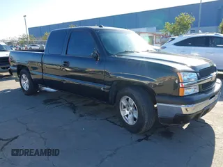 2005 Chevrolet Silverado 1500 LS with VIN 2GCEC19T751124357, listed as a IAAI auction lot 41459315 with 177,332 mi miles. Bid and sale history available at carsss.com. Image 1.