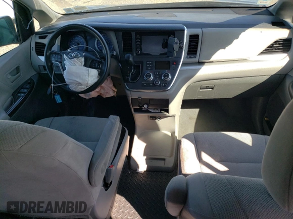 2019 Toyota Sienna L with VIN 5TDZZ3DC3KS012002, listed as a Copart auction lot 53490415 with 140,226 mi miles and Clean Title. Bid and sale history available at carsss.com. Image 8.