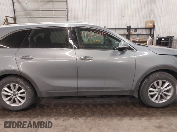 2020 Kia Sorento LX with VIN 5XYPG4A31LG627301, listed as a IAAI auction lot 41390047 with 68,312 mi miles and . Bid and sale history available at DreamBid. Image 14.