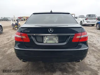2012 Mercedes-Benz E-Class E 350 Luxury with VIN WDDHF5KB2CA551385, listed as a IAAI auction lot 41922064 with 281,962 mi miles. Bid and sale history available at carsss.com. Image 17.