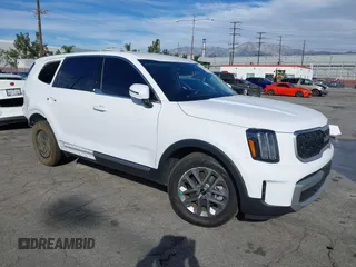 2023 Kia Telluride LX z VIN 5XYP24GCXPG374636, wystawiony jako IAAI lot #41481203 z przebiegiem 22 184 mil mil oraz . Historia ofert i sprzedaży dostępna na DreamBid. Obrazek 1.