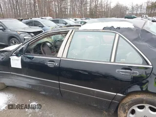 1995 Mercedes-Benz S with VIN WDBGA51E9SA246673, listed as a IAAI auction lot 41319603 with Not Provided miles and . Bid and sale history available at DreamBid. Image 14.