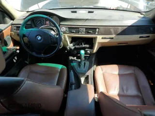 2007 BMW 3 Series 328xi z VIN WBAVT73597FZ36409, wystawiony jako Copart lot #61231975 z przebiegiem 236 005 mil mil oraz Szkoda całkowita • Salvage title. Historia ofert i sprzedaży dostępna na DreamBid. Obrazek 8.