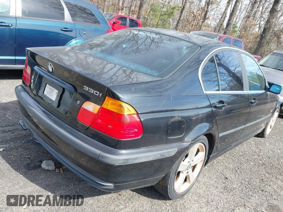 2001 BMW 3 Series 330i with VIN WBAAV534X1FK46390, listed as a IAAI auction lot 41620264 with 1 mi miles. Bid and sale history available at carsss.com. Image 4.