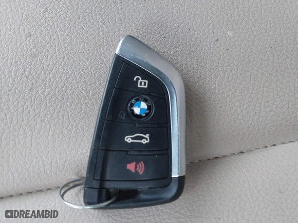 2018 BMW X1 xDrive28i with VIN WBXHT3C37J3H33461, listed as a IAAI auction lot 40997589 with 1 mi miles. Bid and sale history available at carsss.com. Image 11.