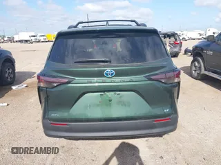 2025 Toyota Sienna LE z VIN 5TDKRKEC2SS233830, wystawiony jako IAAI lot #42012062 z przebiegiem 2 451 mil mil oraz . Historia ofert i sprzedaży dostępna na DreamBid. Obrazek 16.