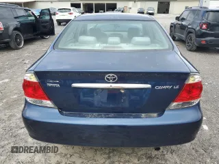 2005 Toyota Camry LE z VIN 4T1BE30K95U072730, wystawiony jako Copart lot #56398505 z przebiegiem 115 917 mil mil oraz Czysty tytuł • Clean title. Historia ofert i sprzedaży dostępna na DreamBid. Obrazek 6.