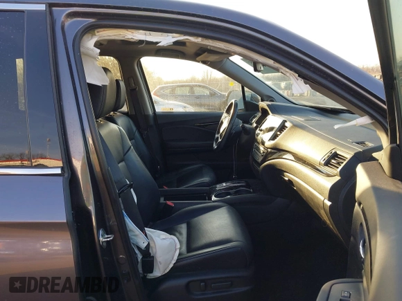 2019 Honda Pilot Touring 7-Passenger with VIN 5FNYF6H69KB050235, listed as a IAAI auction lot 41782057 with 85,907 mi miles. Bid and sale history available at carsss.com. Image 5.
