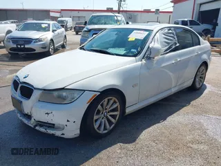2011 BMW 3 Series 328i with VIN WBAPH7G53BNN05518, listed as a IAAI auction lot 41831641 with 178,044 mi miles. Bid and sale history available at carsss.com. Image 2.