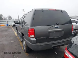 2004 Ford Expedition Special Service with VIN 1FMPU15L44LB05801, listed as a IAAI auction lot 41553046 with 286,759 mi miles. Bid and sale history available at carsss.com. Image 3.