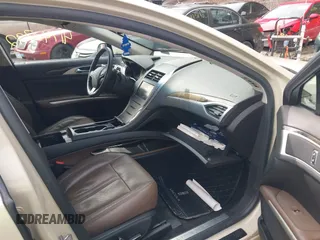 2014 Lincoln MKZ with VIN 3LN6L2J9XER803301, listed as a IAAI auction lot 41740792 with 170,376 mi miles. Bid and sale history available at carsss.com. Image 5.
