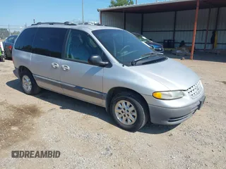 2000 Plymouth Voyager z VIN 2P4GP45G5YR537211, wystawiony jako IAAI lot #42302745 z przebiegiem 278 233 mil mil oraz . Historia ofert i sprzedaży dostępna na DreamBid. Obrazek 1.