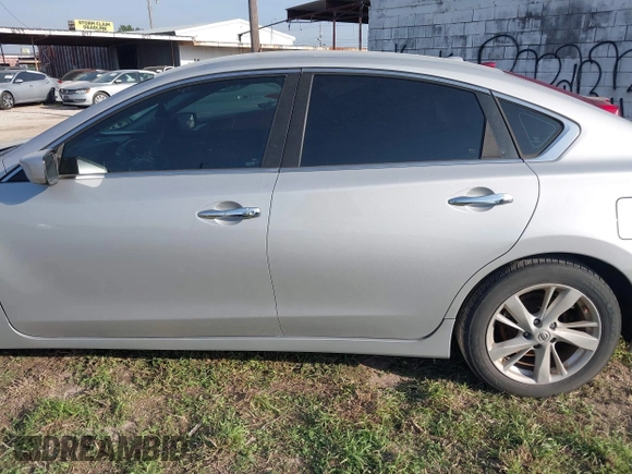 2014 Nissan Altima 2.5 S with VIN 1N4AL3AP2EN235296, listed as a IAAI auction lot 41938681 with Not Provided miles. Bid and sale history available at carsss.com. Image 14.