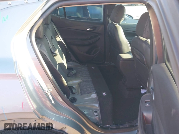 2023 Buick Encore GX Select z VIN KL4MMDS24PB151721, wystawiony jako IAAI lot #42068151 z przebiegiem 11 436 mil mil oraz . Historia ofert i sprzedaży dostępna na DreamBid. Obrazek 8.