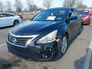 2014 Nissan Altima 2.5 with VIN 1N4AL3AP4EN254416, listed as a IAAI auction lot 41870787 with 167,121 mi miles. Bid and sale history available at carsss.com. Image 2.