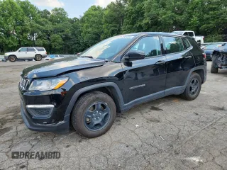 2021 Jeep Compass Sport z VIN 3C4NJCAB7MT588461, wystawiony jako Copart lot #61834045 z przebiegiem 114 732 mil mil oraz Szkoda całkowita • Salvage title. Historia ofert i sprzedaży dostępna na DreamBid. Obrazek 1.