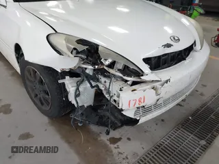 2003 Lexus ES with VIN JTHBF30G036003423, listed as a IAAI auction lot 42201781 with 238,105 mi miles. Bid and sale history available at carsss.com. Image 6.
