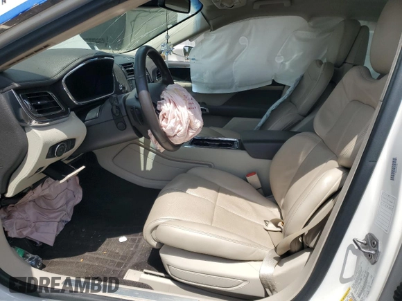 2017 Lincoln Continental Reserve with VIN 1LN6L9RP6H5628211, listed as a Copart auction lot 61369035 with Not provided miles and Salvage title. Bid and sale history available at DreamBid. Image 7.