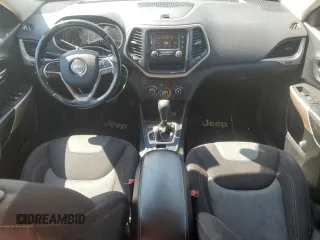 2018 Jeep Cherokee Latitude with VIN 1C4PJLCBXJD595248, listed as a Copart auction lot 54153555 with 152,258 mi miles and Salvage title. Bid and sale history available at DreamBid. Image 8.