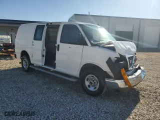 2022 GMC Savana Cargo Van with VIN 1GTW7AFP8N1231004, listed as a Copart auction lot 81510434 with 15,698 mi miles and Clean Title. Bid and sale history available at carsss.com. Image 4.