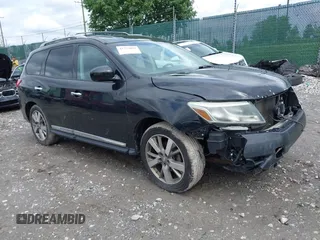 2013 Nissan Pathfinder SL z VIN 5N1AR2MM2DC637622, wystawiony jako IAAI lot #42374053 z przebiegiem 139 278 mil mil oraz . Historia ofert i sprzedaży dostępna na DreamBid. Obrazek 1.