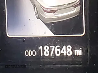 2015 Toyota Camry XLE with VIN 4T1BF1FK0FU110663, listed as a IAAI auction lot 41931382 with 187,648 mi miles. Bid and sale history available at carsss.com. Image 14.