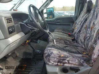 2004 Ford F-350 XL with VIN 1FTSW31P94EA54393, listed as a Copart auction lot 48525235 with Not Provided miles and Salvage Title. Bid and sale history available at DreamBid. Image 7.