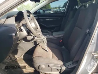 2019 Mazda 3 z VIN 3MZBPABL1KM113924, wystawiony jako Copart lot #54479075 z przebiegiem 116 948 mil mil oraz Szkoda całkowita • Salvage title. Historia ofert i sprzedaży dostępna na DreamBid. Obrazek 7.