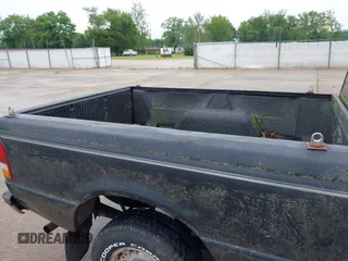 1994 Ford Ranger Splash z VIN 1FTCR14X2RPA04247, wystawiony jako IAAI lot #42423693 z przebiegiem 67 095 mil mil oraz . Historia ofert i sprzedaży dostępna na DreamBid. Obrazek 13.