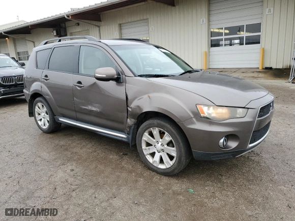 2010 Mitsubishi Outlander SE with VIN JA4AS3AW5AZ001574, listed as a Copart auction lot 47678375 with 211,989 mi miles and Salvage Title. Bid and sale history available at carsss.com. Image 4.
