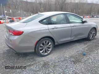 2015 Chrysler 200 S with VIN 1C3CCCBG7FN613684, listed as a IAAI auction lot 41028061 with 111,061 mi miles. Bid and sale history available at carsss.com. Image 4.