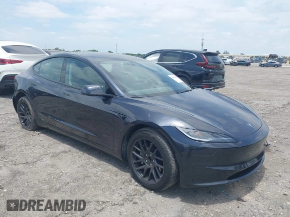2024 Tesla Model 3 z VIN 5YJ3E1EAXRF754866, wystawiony jako IAAI lot #42082242 z przebiegiem 7 754 mil mil oraz . Historia ofert i sprzedaży dostępna na DreamBid. Obrazek 1.