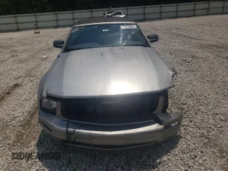 2008 Ford Mustang Deluxe with VIN 1ZVHT84NX85127400, listed as a Copart auction lot 57470935 with 262,852 mi miles and Salvage title. Bid and sale history available at DreamBid. Image 5.