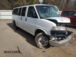2006 GMC Savana with VIN 1GJHG39U361217804, listed as a Copart auction lot 46652945 with 151,766 mi miles and Salvage Title. Bid and sale history available at carsss.com. Image 4.